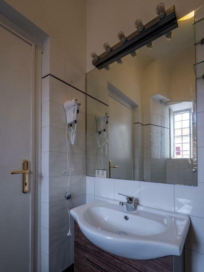 Bed and Breakfast Principe Amedeo à Rome Extérieur photo